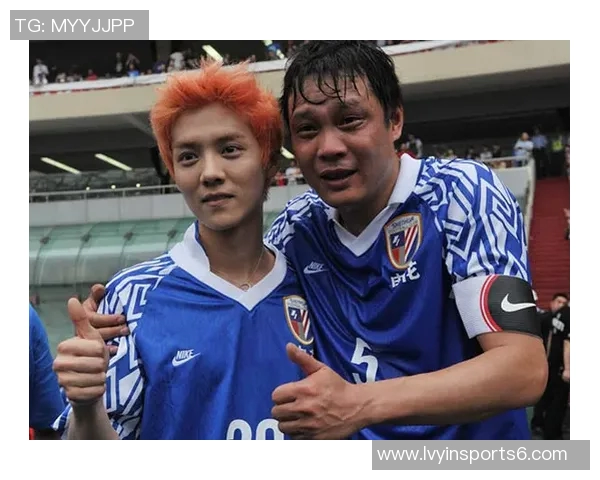 鹿晗足球水平如何他在球场上的表现与职业球员相比有何差距