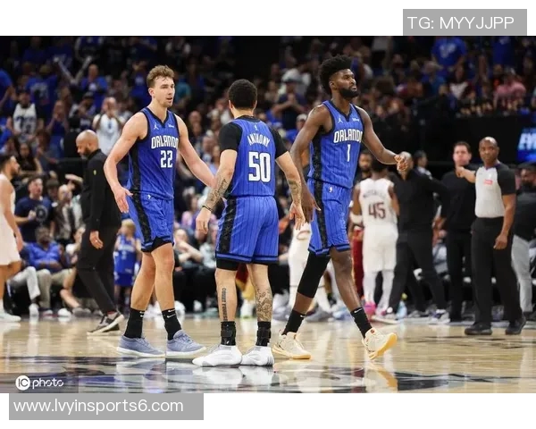 魔术队班凯罗与瓦格纳联手发威轻松击败国王取得30分大胜